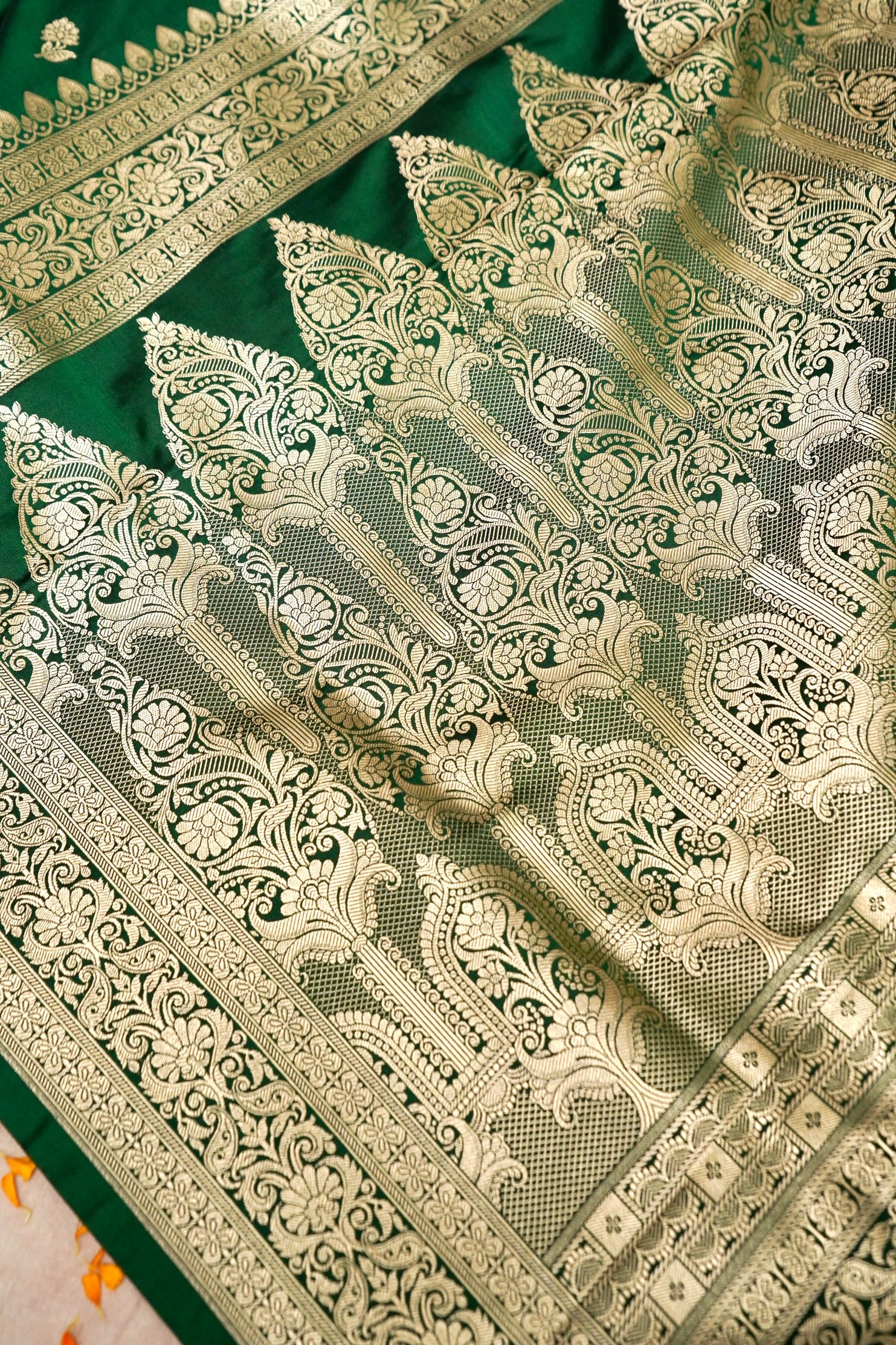 BOTTLE GREEN BANARASI MASHRU KATAN SILK SAREE