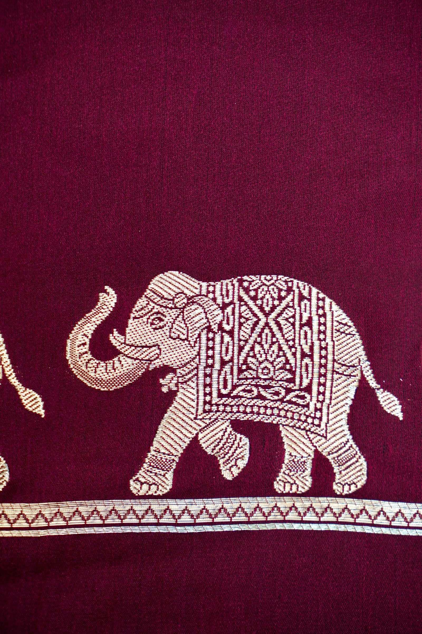 WINE PURPLE BANARASI MASHRU KATAN SILK SAREE (ELEPHANT BORDER)