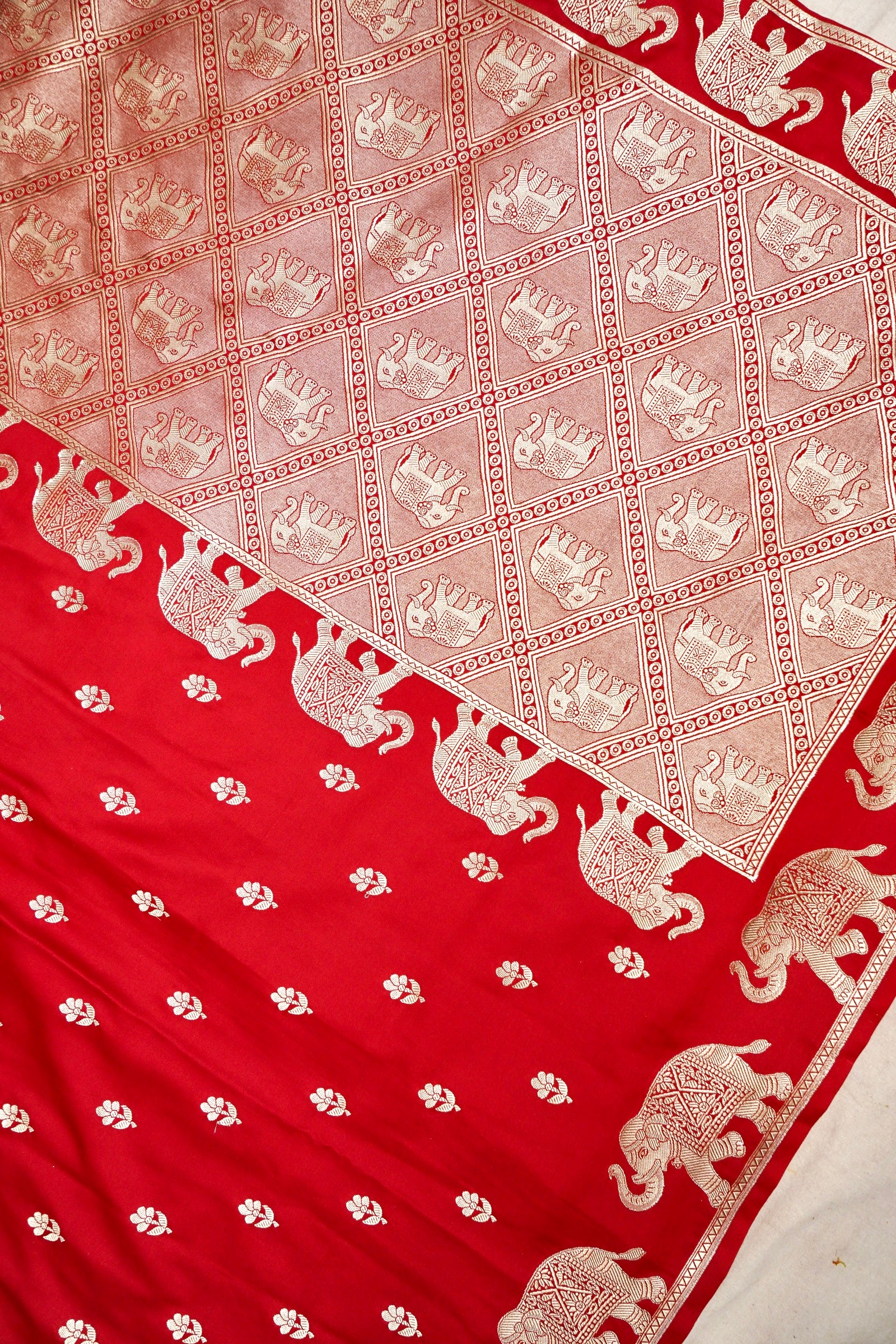 CLASSIC RED BANARASI MASHRU KATAN SILK SAREE (ELEPHANT BORDER)