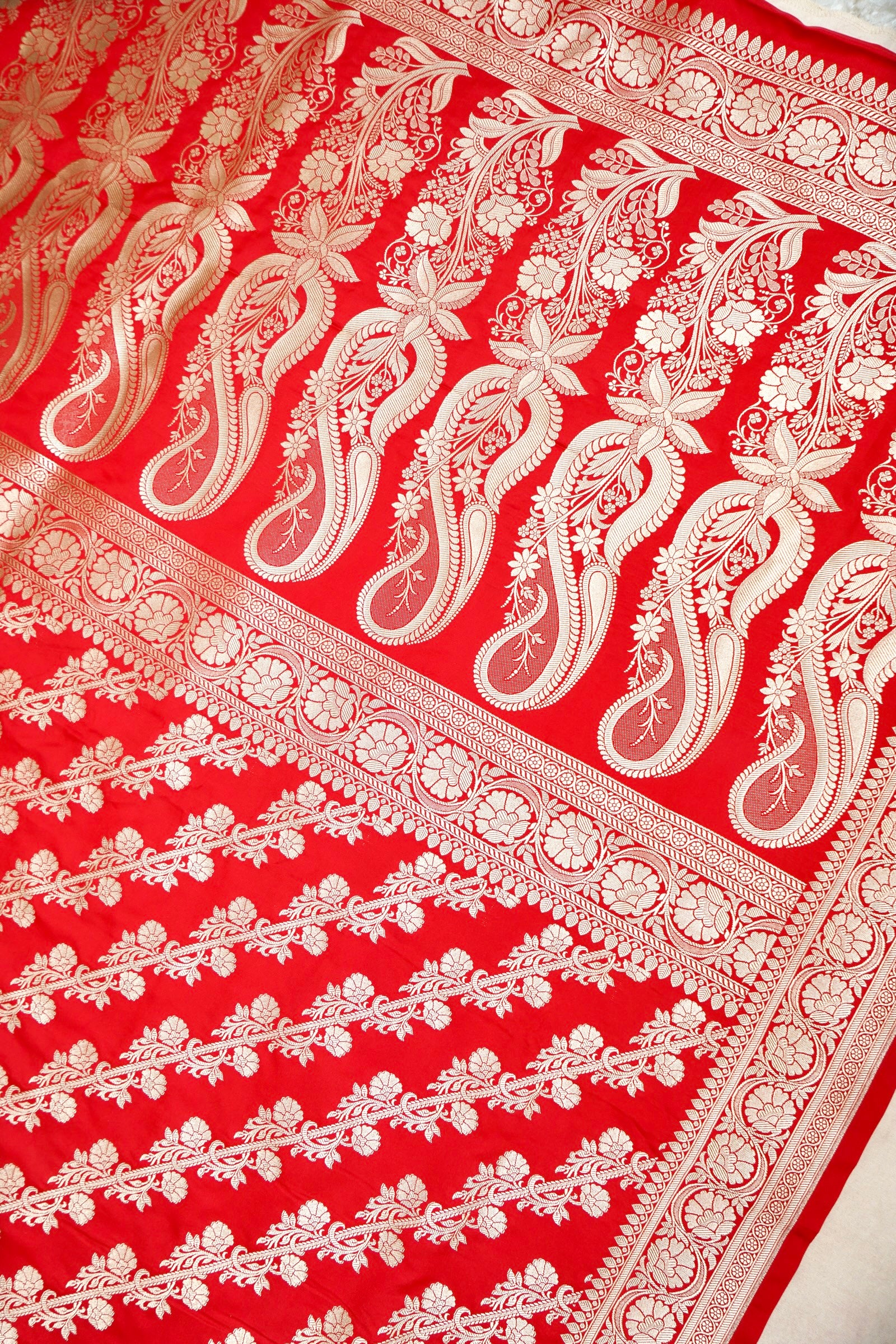 CLASSIC RED BANARASI MASHRU KATAN SILK SAREE