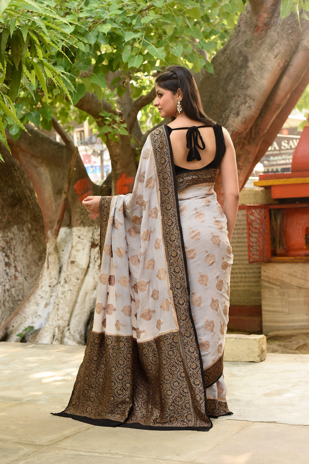 Ivory Banarasi Crape Chiffon Silk Saree