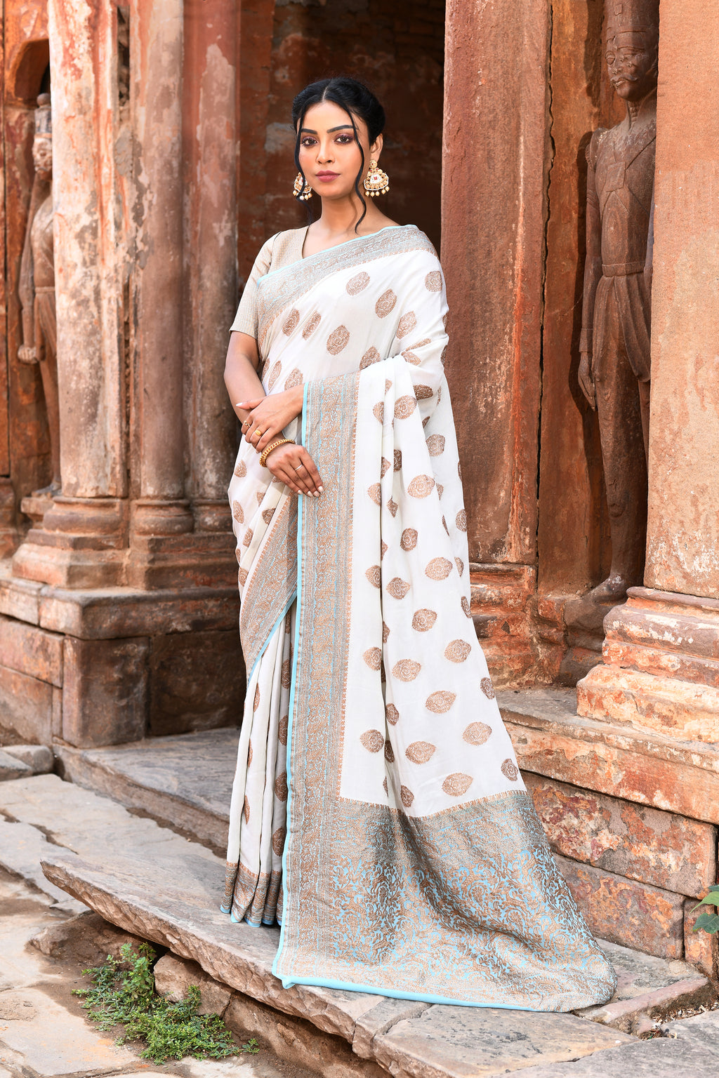 Ivory White Banarasi Crape Chiffon Silk Saree