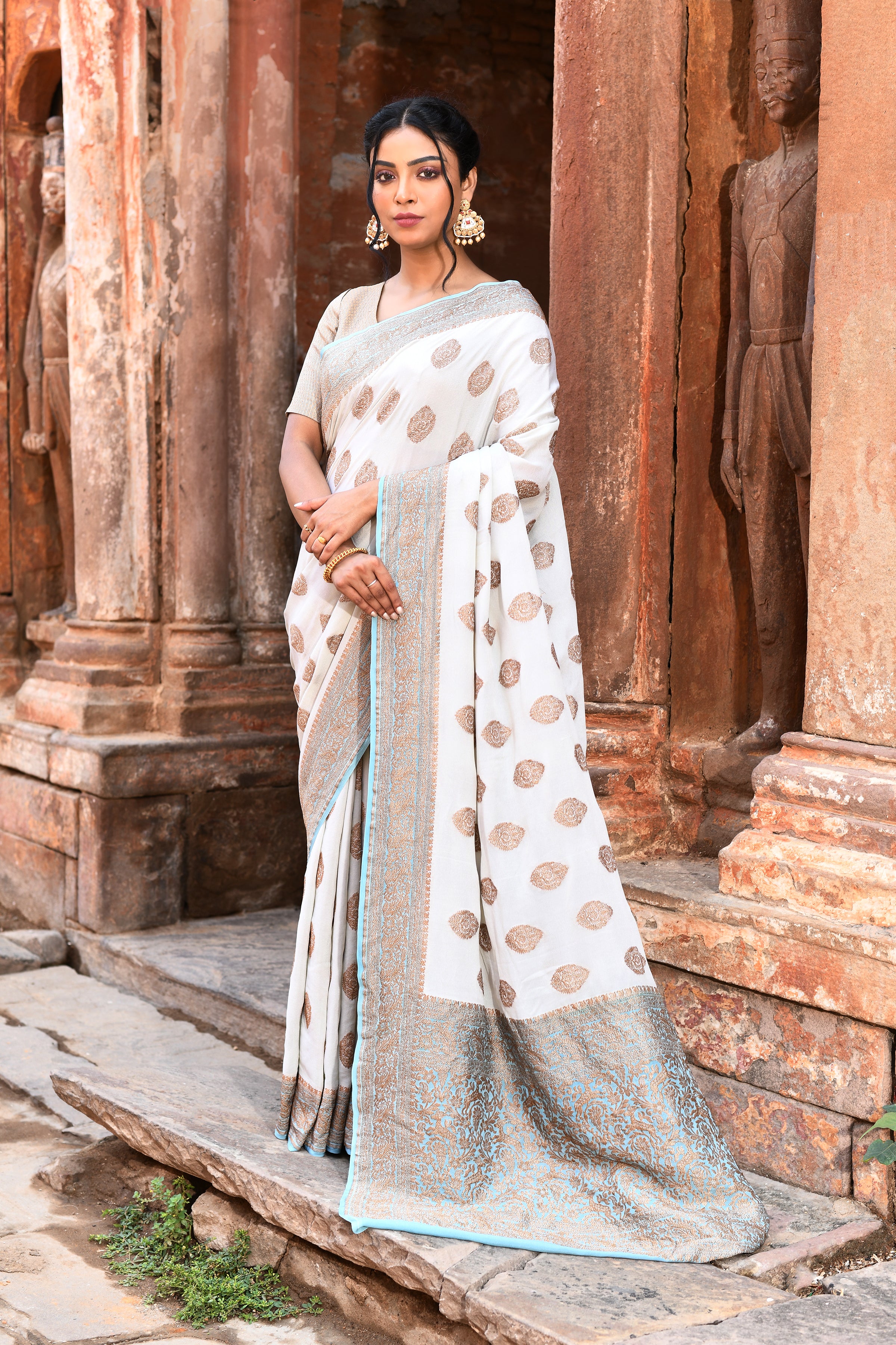 Ivory White Banarasi Crape Chiffon Silk Saree