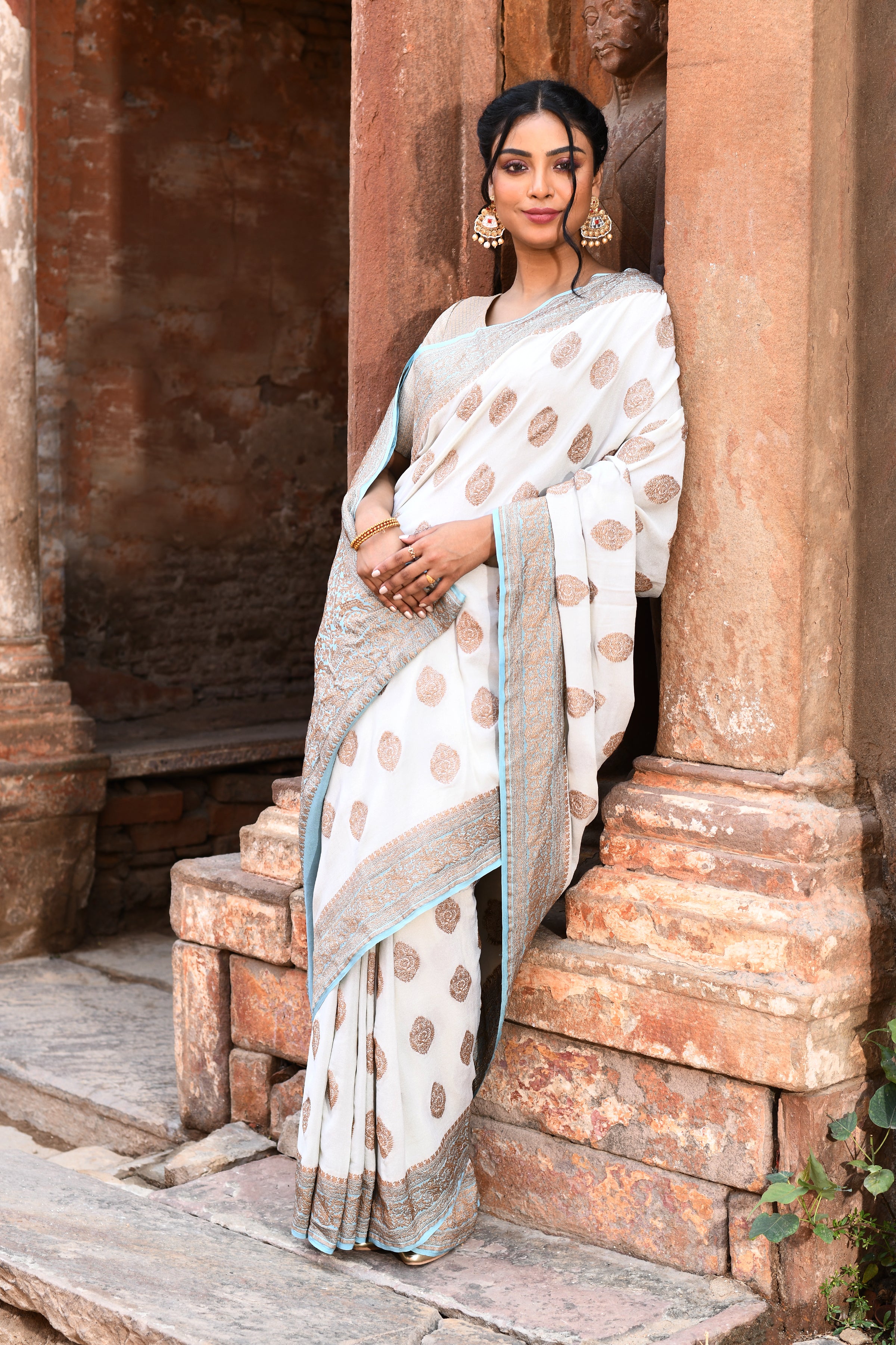 Ivory White Banarasi Crape Chiffon Silk Saree
