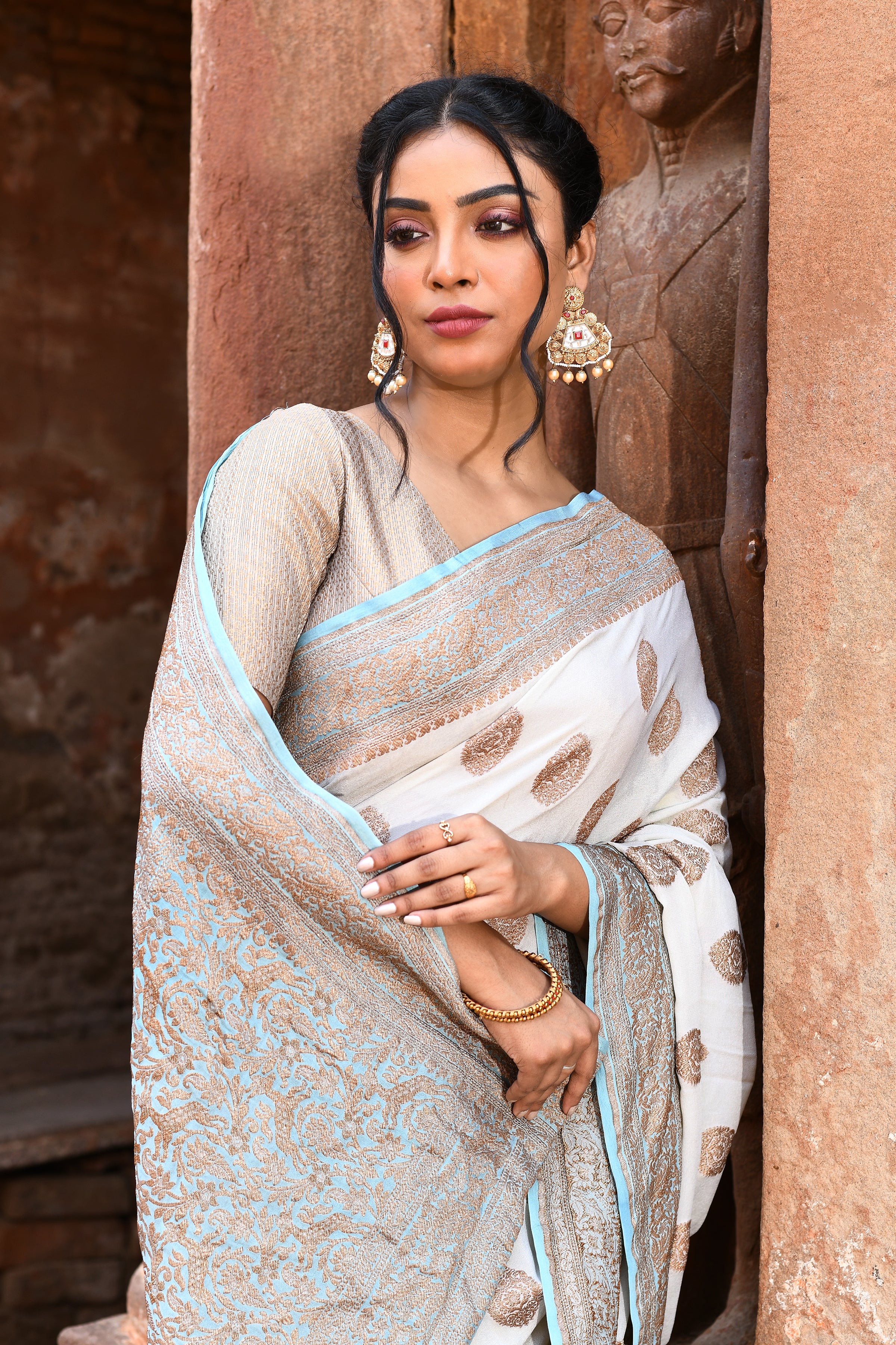 Ivory White Banarasi Crape Chiffon Silk Saree
