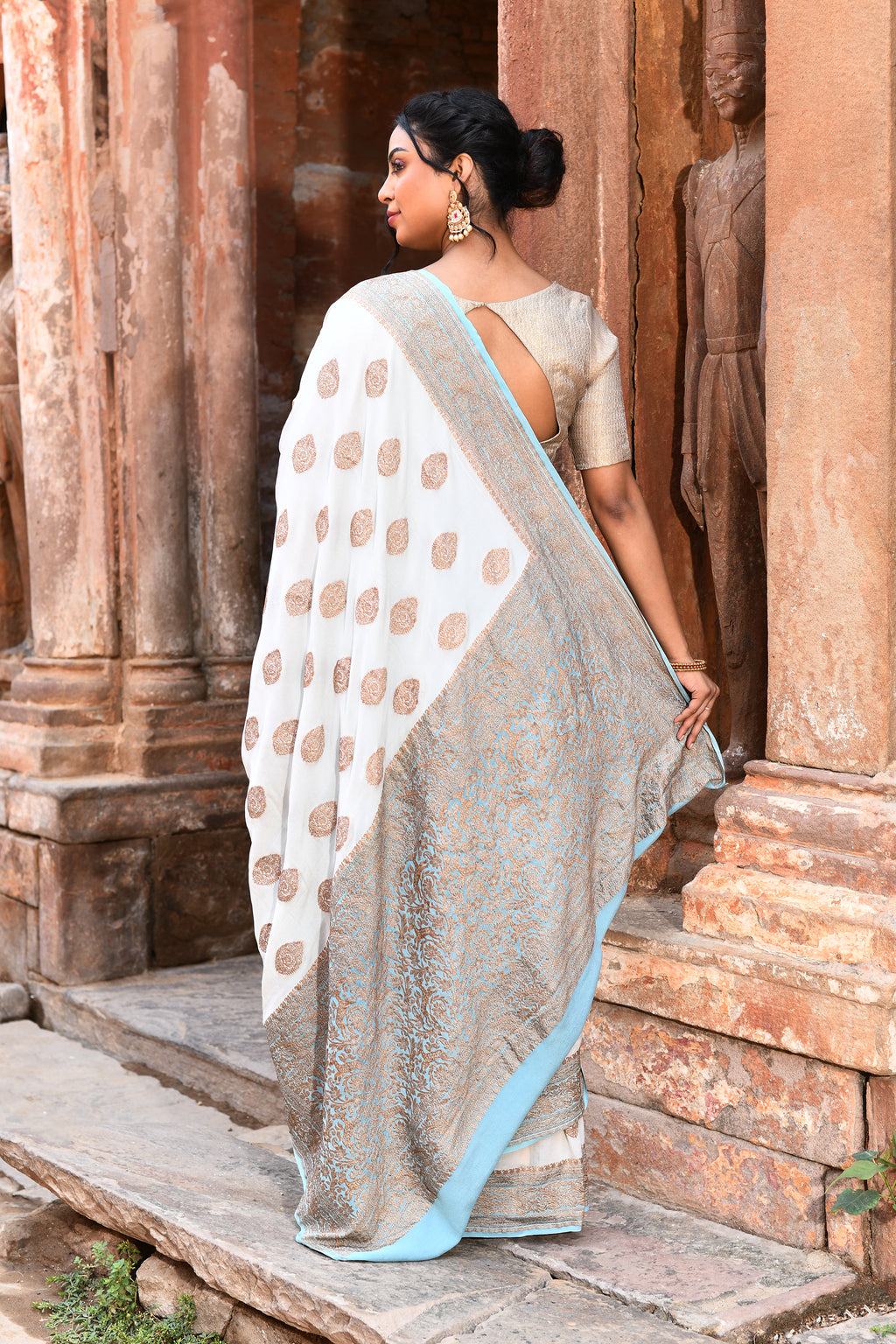 Ivory White Banarasi Crape Chiffon Silk Saree