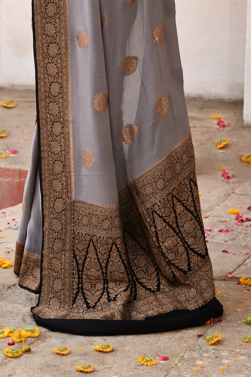 Elegant Grey Banarasi Crape Chiffon Silk Saree