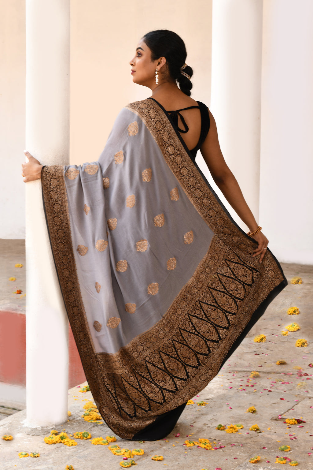 Elegant Grey Banarasi Crape Chiffon Silk Saree