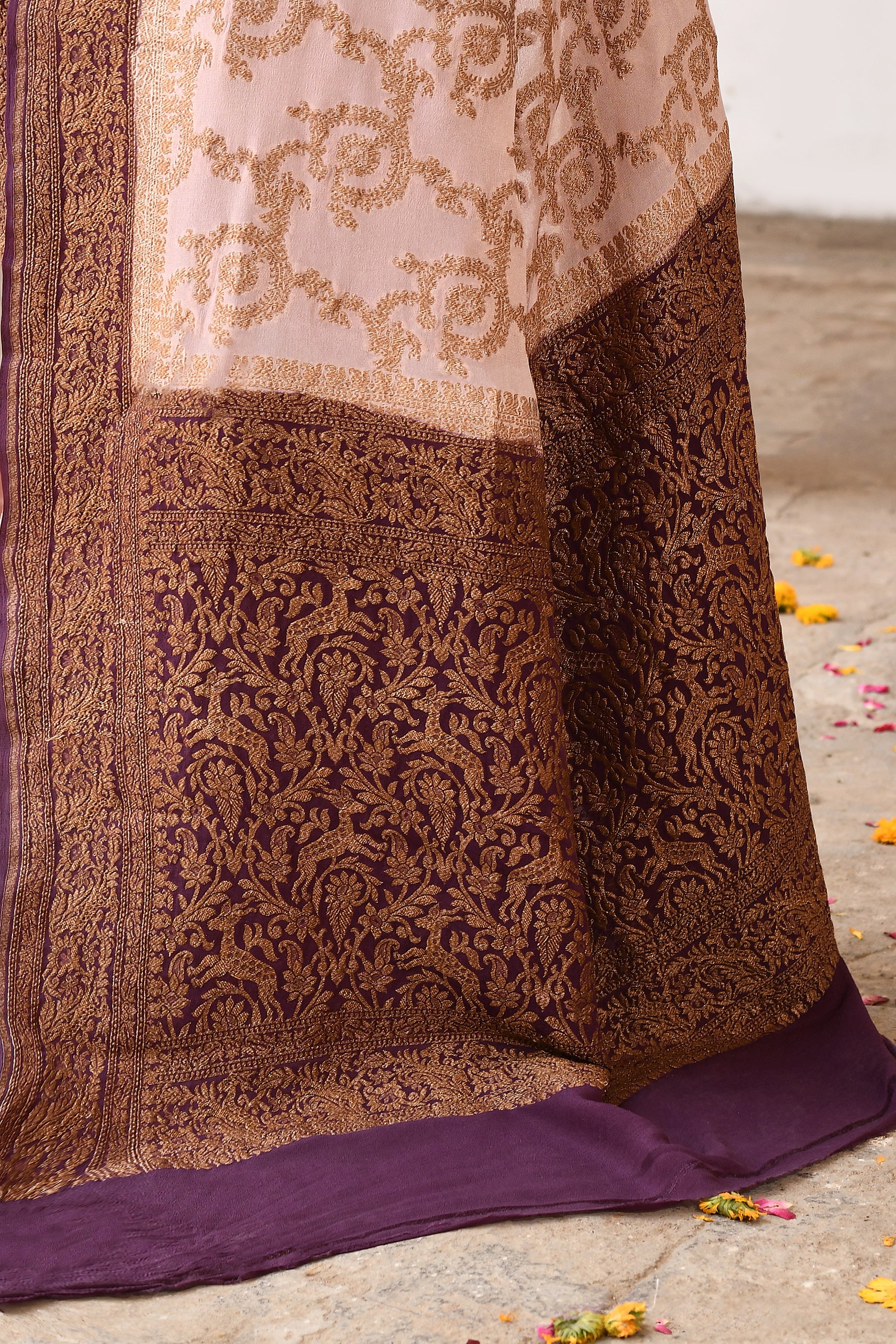 Ivory Handwoven Banarasi Crape Chiffon Silk Saree