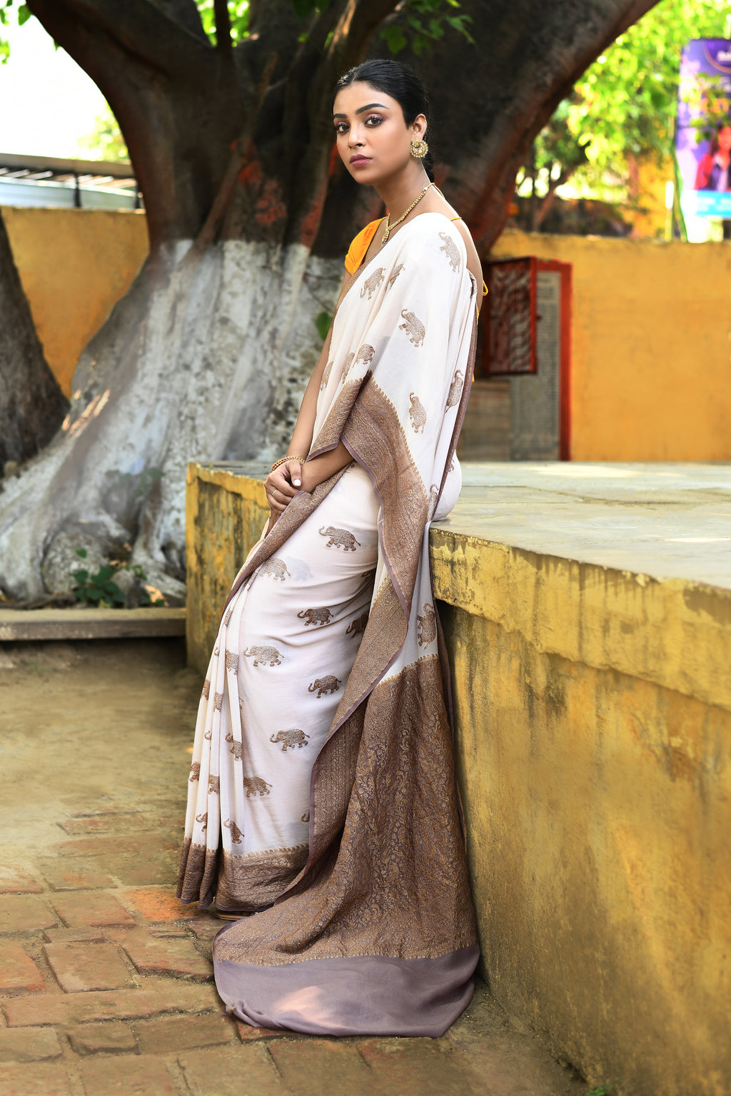 Ivory Banarasi Crape Chiffon Silk Saree