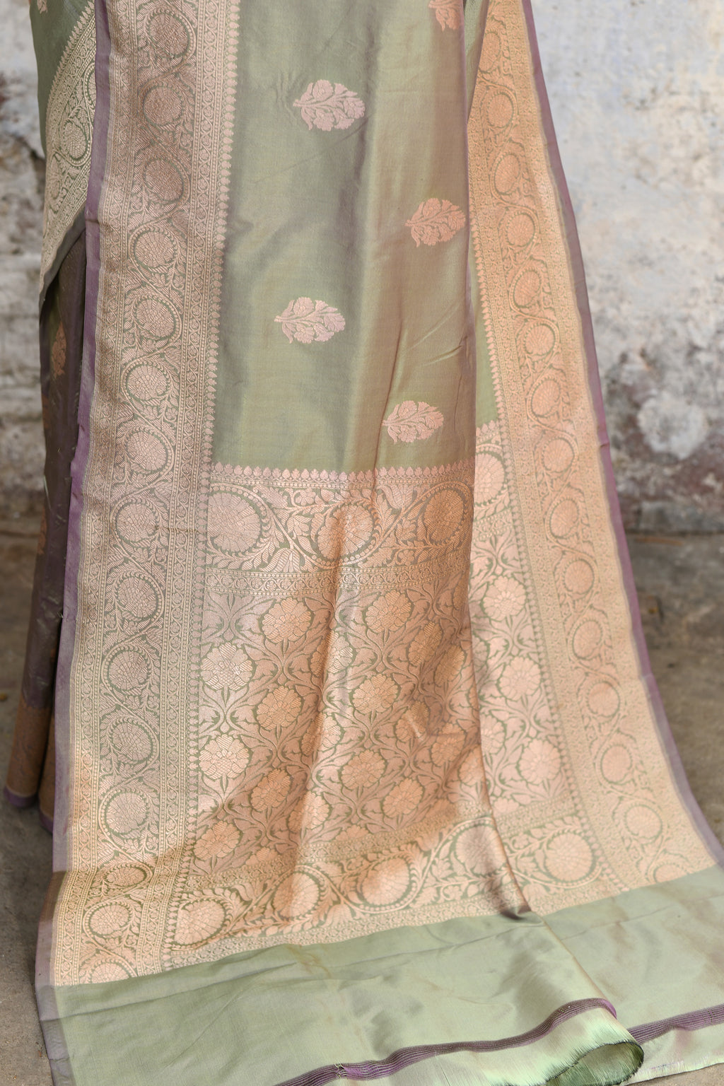 Handwoven Pure Banarasi Katan Silk Saree in Pea Green