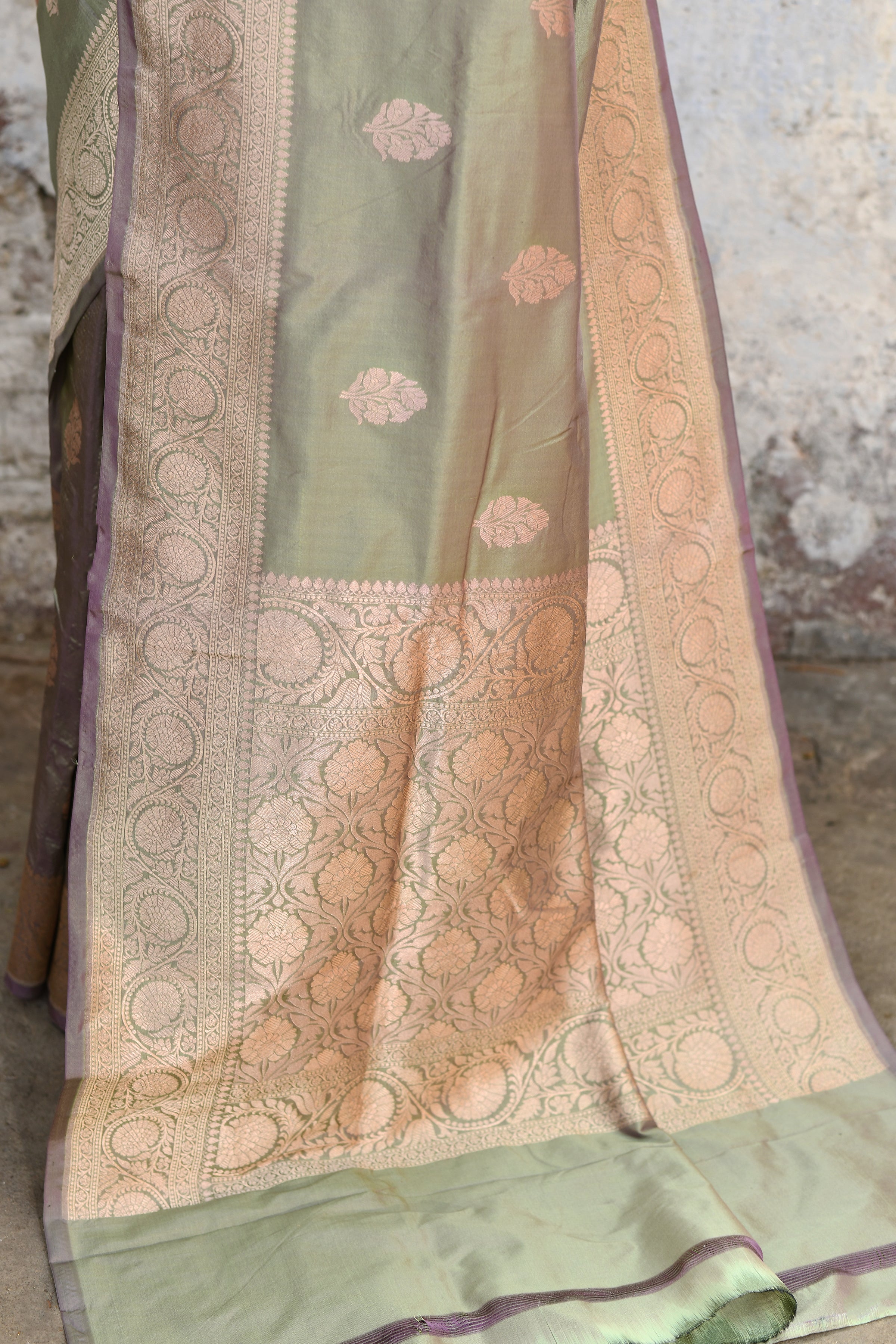Handwoven Pure Banarasi Katan Silk Saree in Pea Green