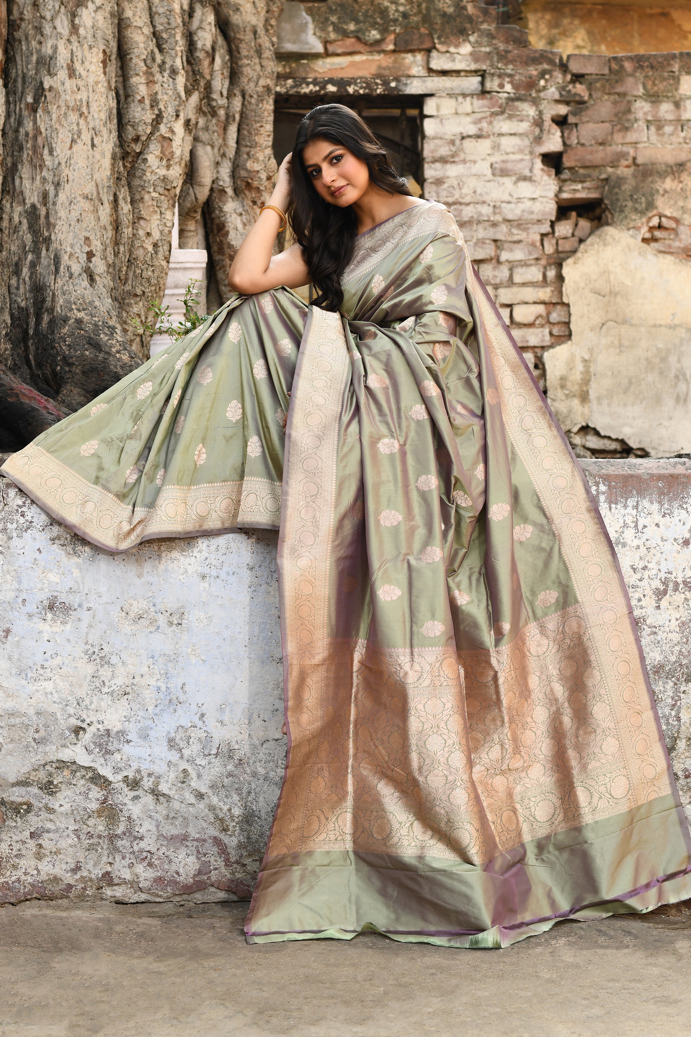 Handwoven Pure Banarasi Katan Silk Saree in Pea Green