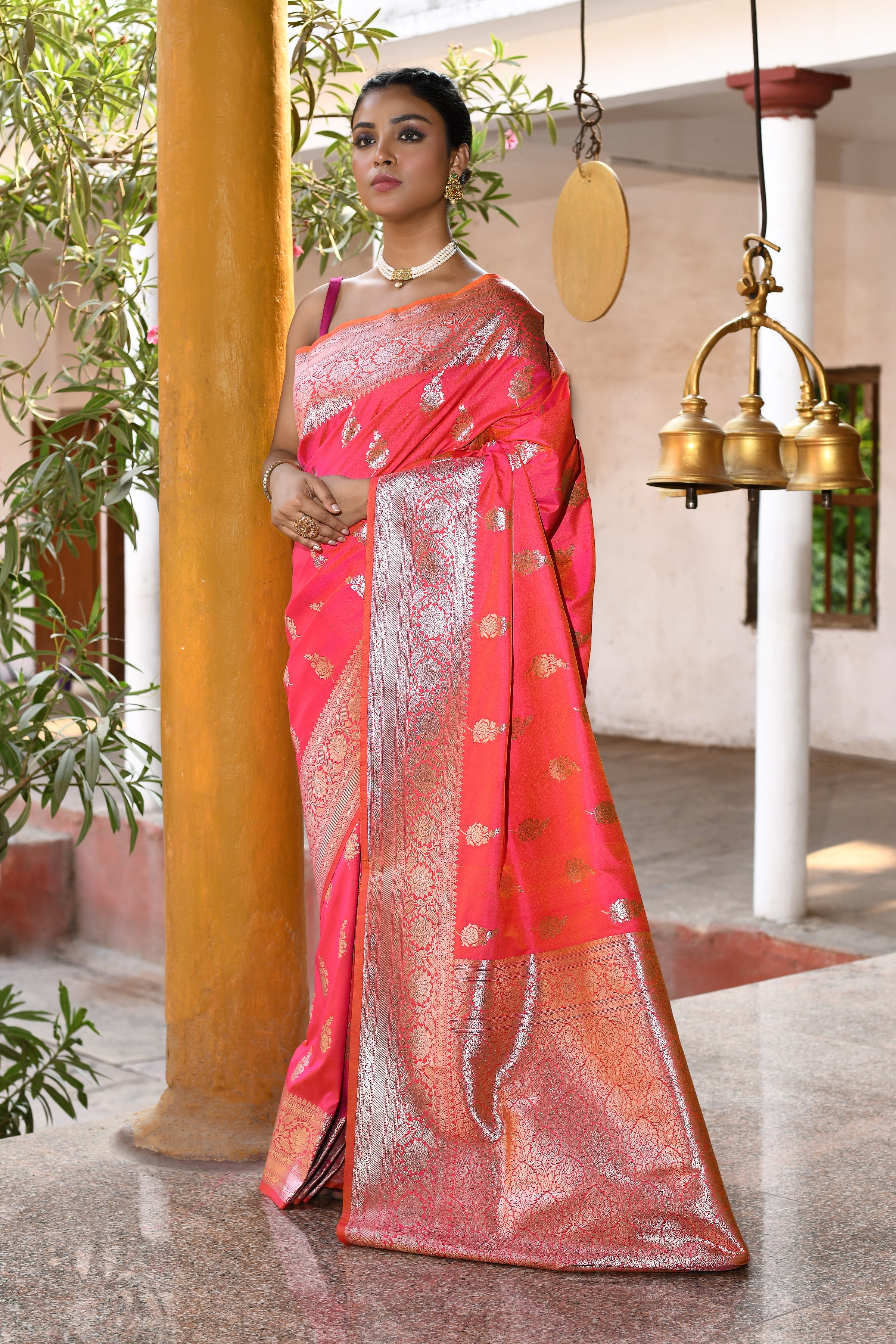 Handwoven Hot Pink Pure Banarasi Soft Silk Saree