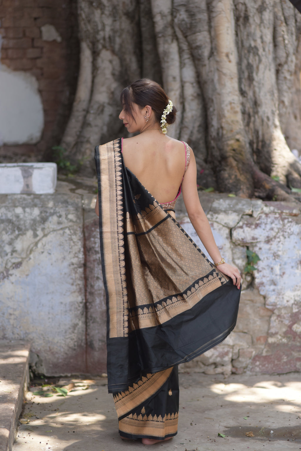 Black Pure Handwoven Banarasi Katan Silk Saree