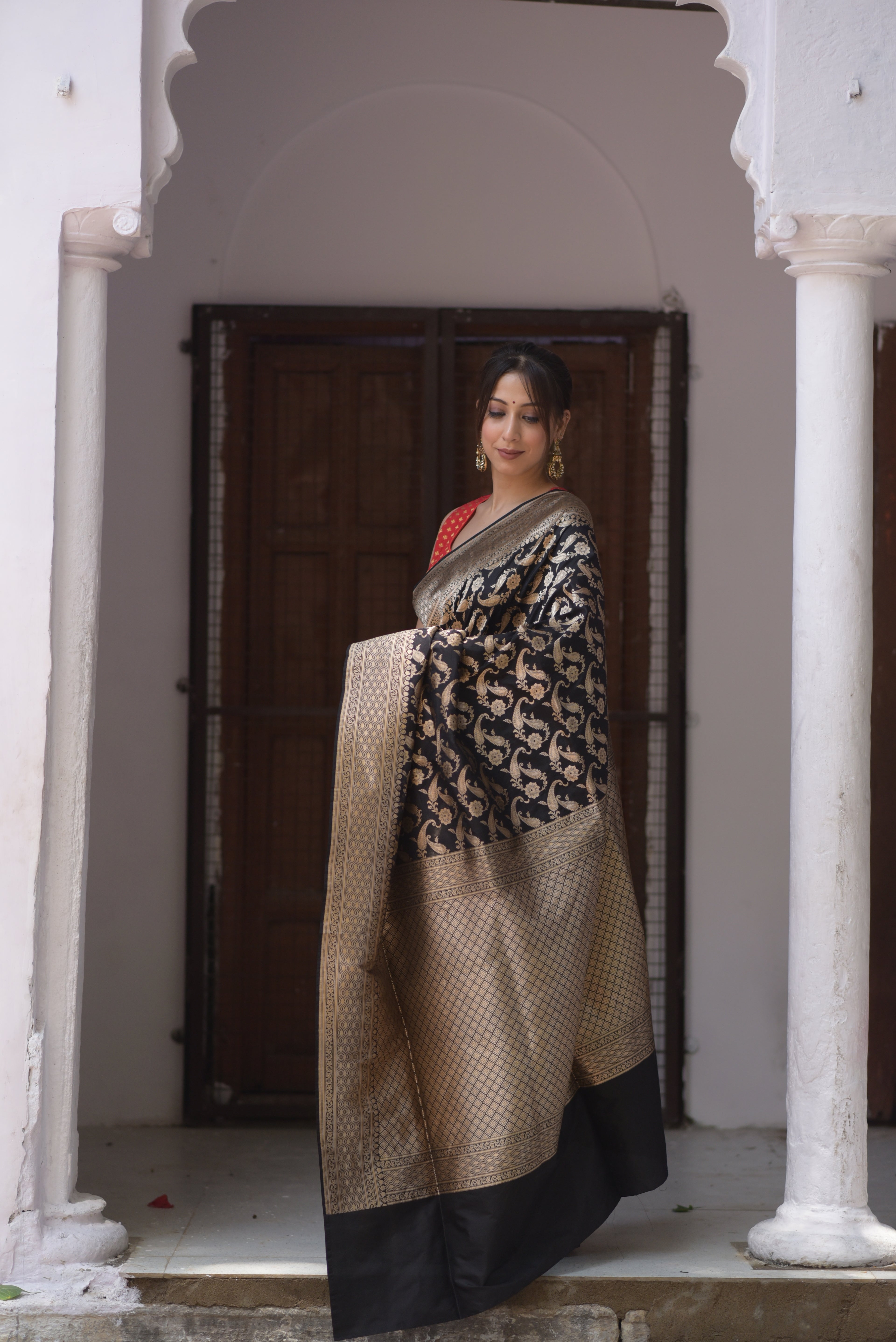 Black Jaal Pure Handwoven Banarasi Katan Silk Saree