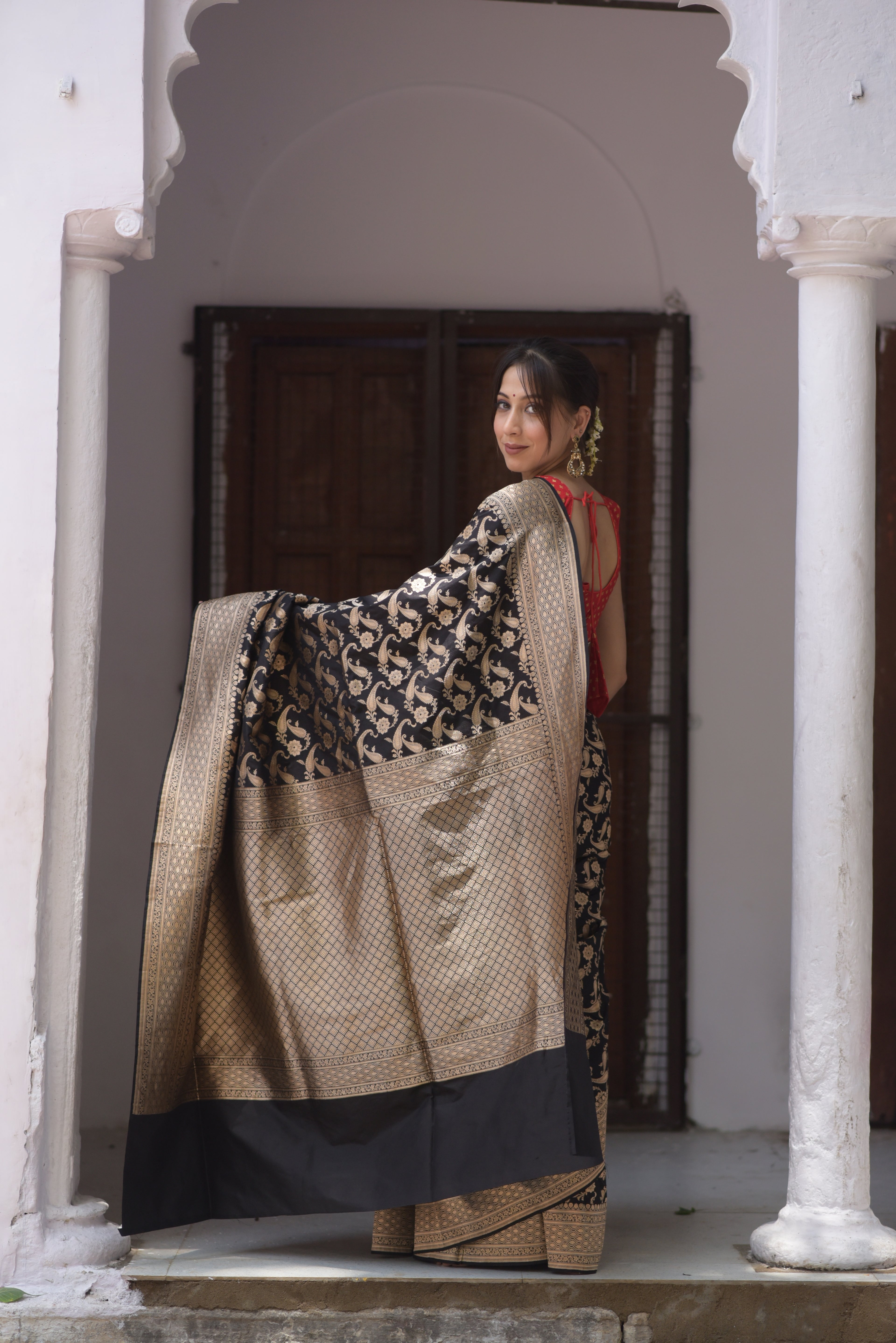 Black Jaal Pure Handwoven Banarasi Katan Silk Saree