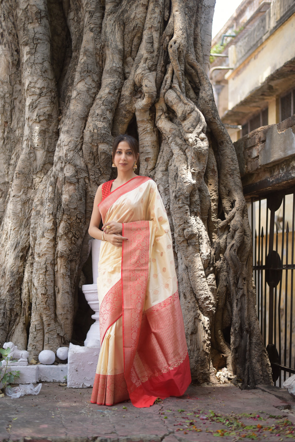 Traditional Cream Pure Handwoven Banarasi Katan Silk Saree