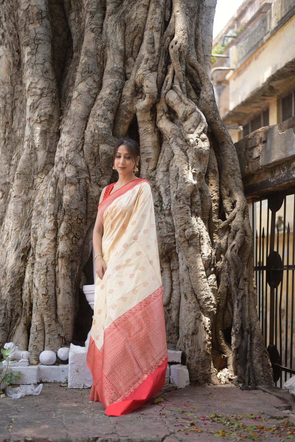 Traditional Cream Pure Handwoven Banarasi Katan Silk Saree
