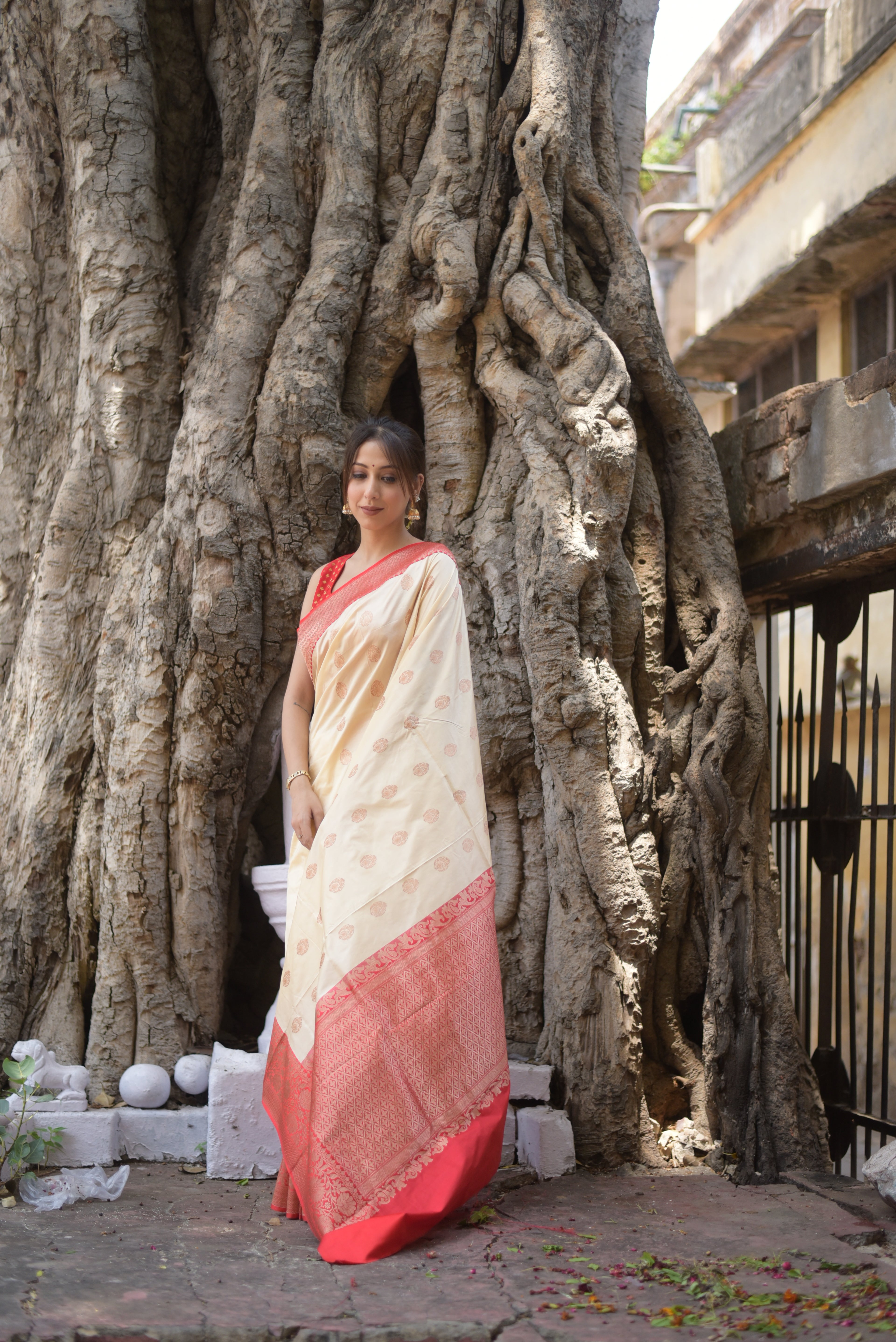Traditional Cream Pure Handwoven Banarasi Katan Silk Saree