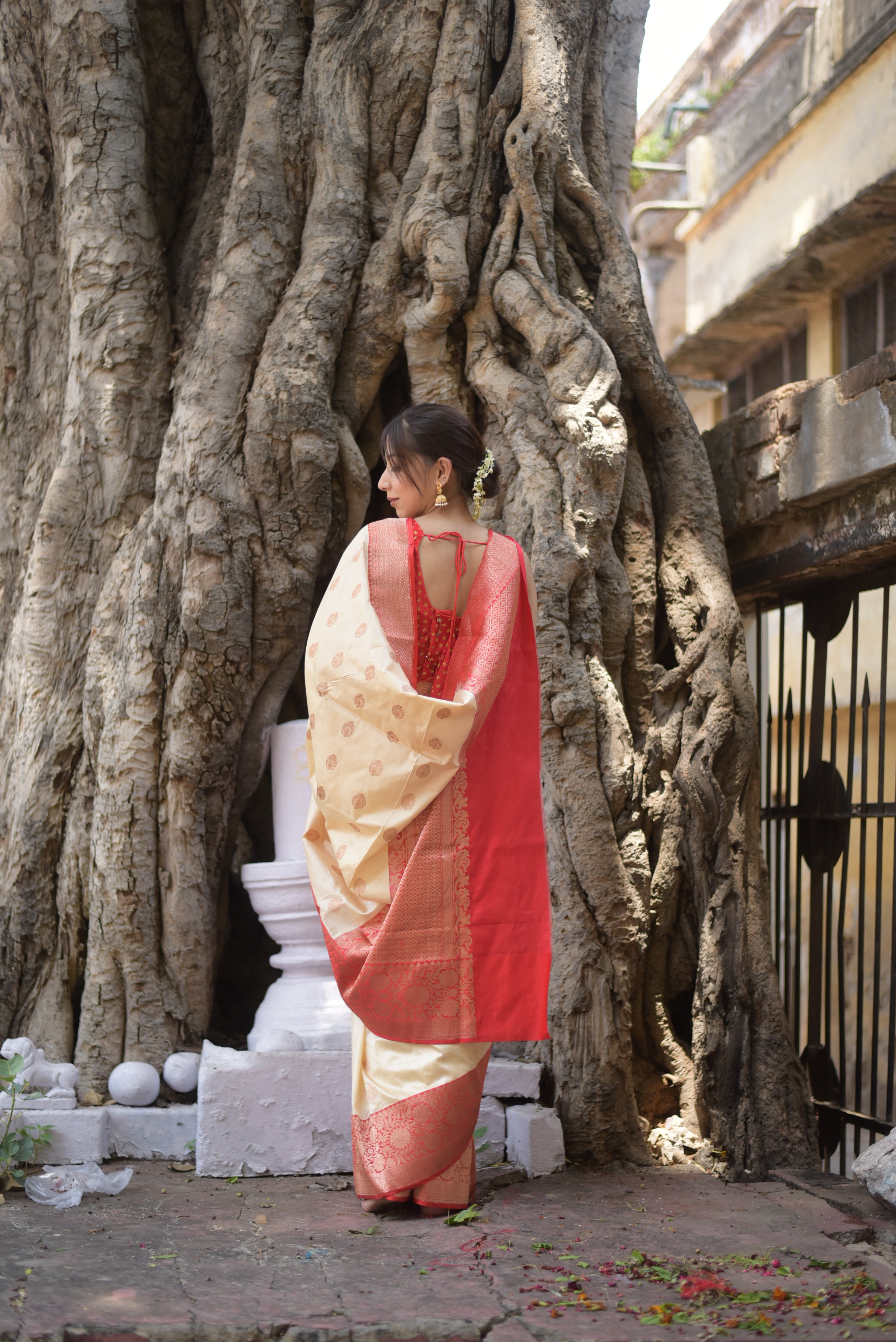 Traditional Cream Pure Handwoven Banarasi Katan Silk Saree