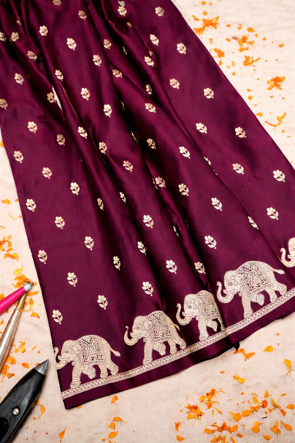 WINE PURPLE BANARASI MASHRU KATAN SILK SAREE (ELEPHANT BORDER)