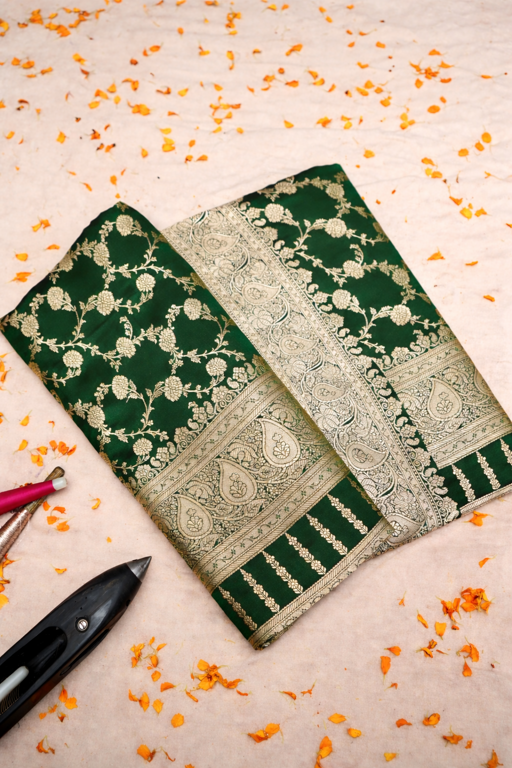 ROYAL BOTTLE GREEN BANARASI MASHRU KATAN SILK SAREE