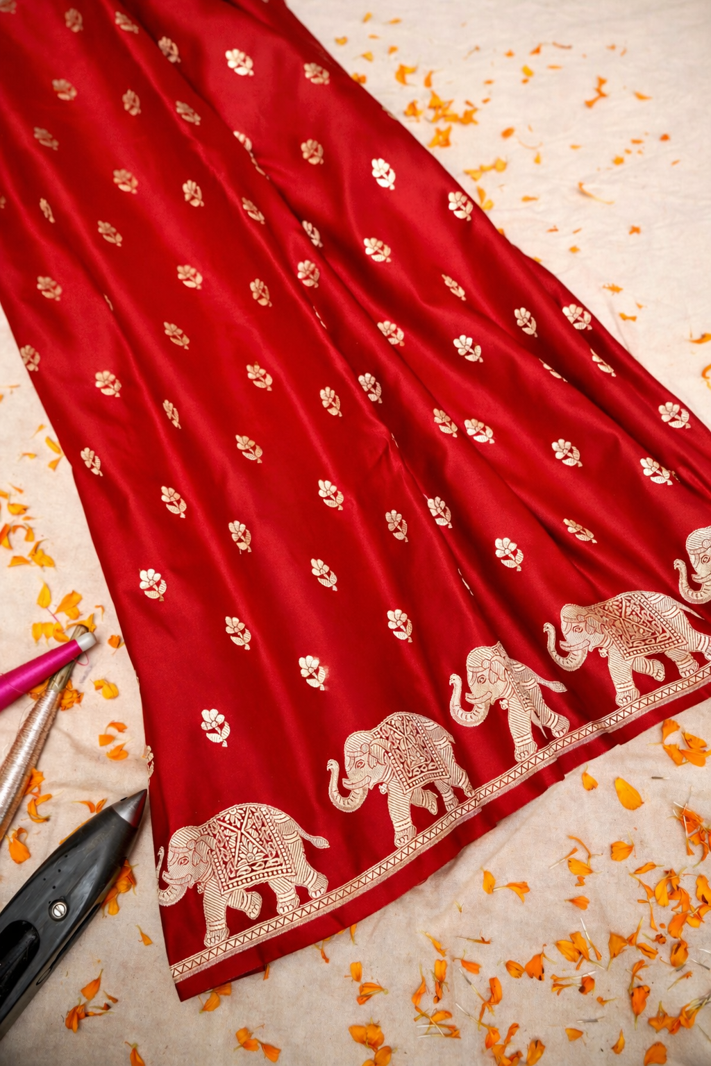 CLASSIC RED BANARASI MASHRU KATAN SILK SAREE (ELEPHANT BORDER)