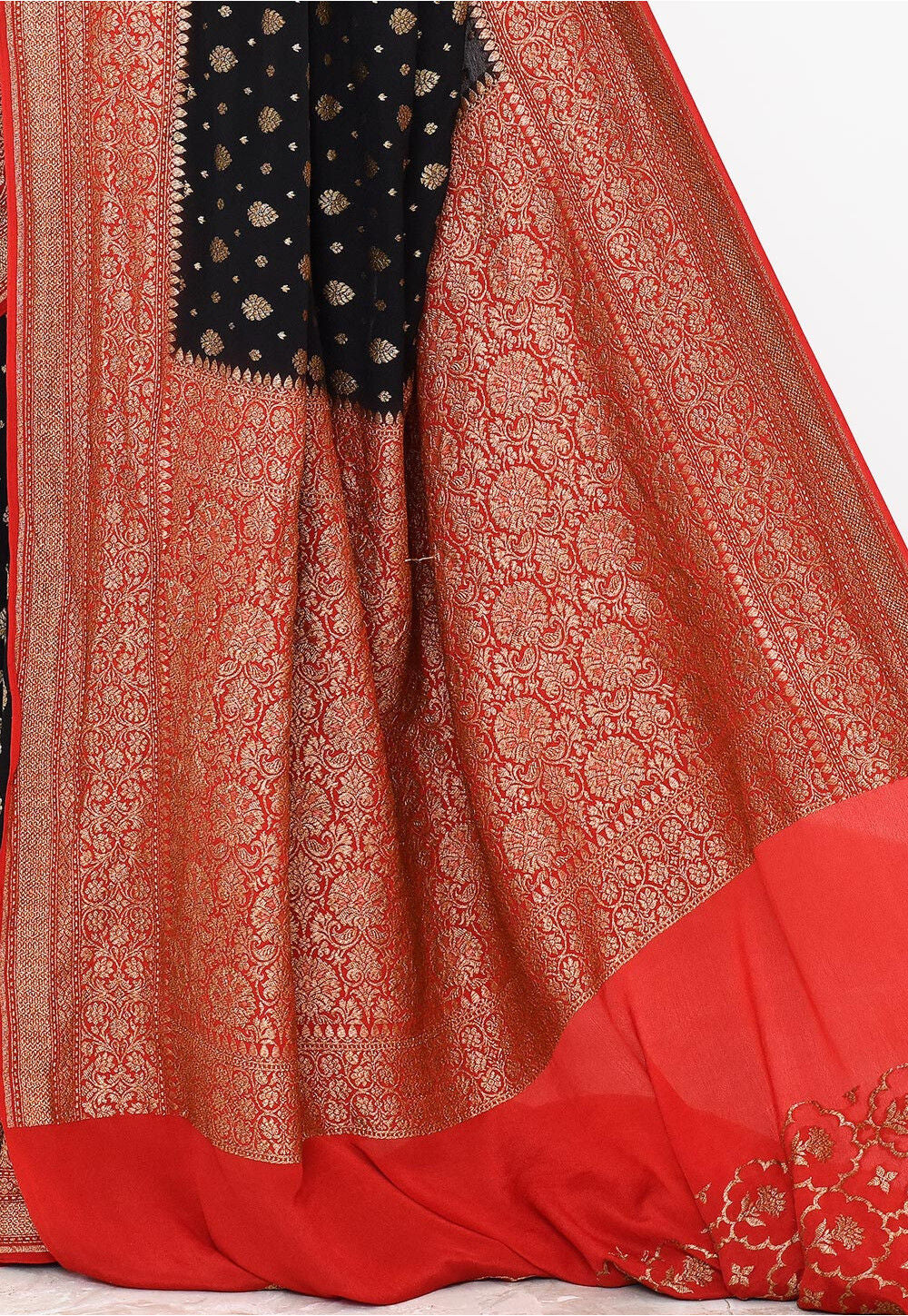 Crepe Silk Handwoven Banaras Saree