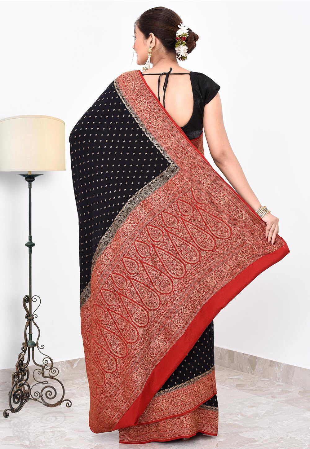 Crepe Silk Handwoven Banaras Saree